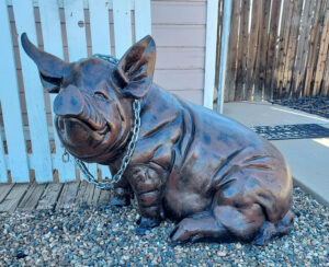 Sitting Pig, Large