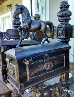 Horse Mailbox