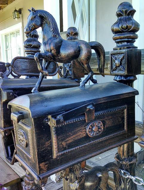 Horse Mailbox