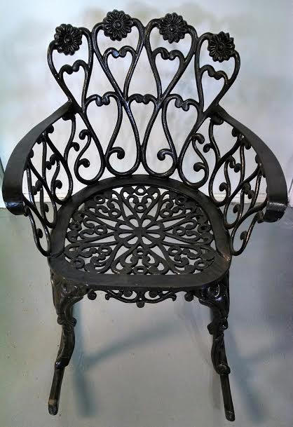 Daisy Rocker in bronze