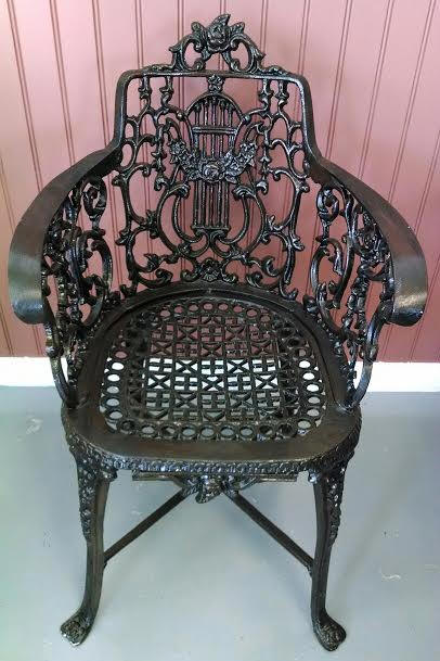 Rose & Lire Chair in bronze