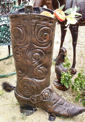 Giant Western Boot